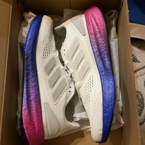 Men’s Adidas Pureboost 22 Running Shoe size 11 New never worn - Picture 10 of 10